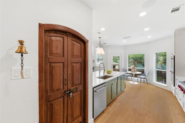 6600 Walebridge LN, Austin, TX 78739