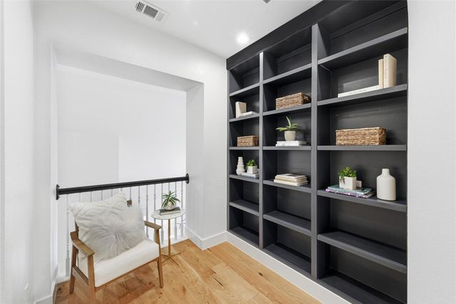 6600 Walebridge LN, Austin, TX 78739