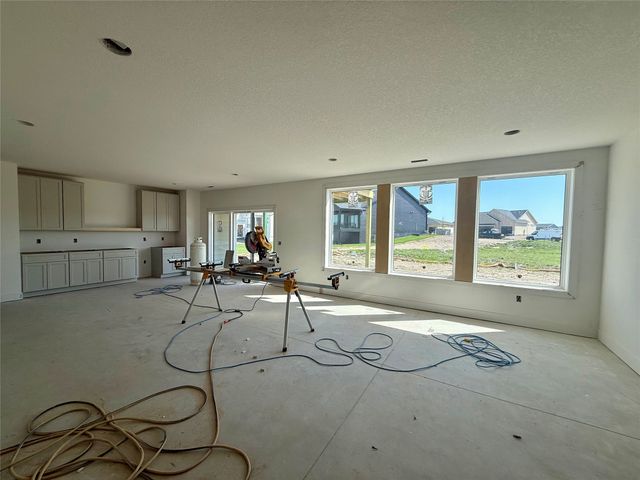 280 NW Montego Court, Waukee, IA 50263