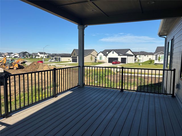 280 NW Montego Court, Waukee, IA 50263