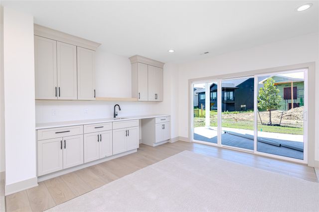 280 NW Montego Court, Waukee, IA 50263