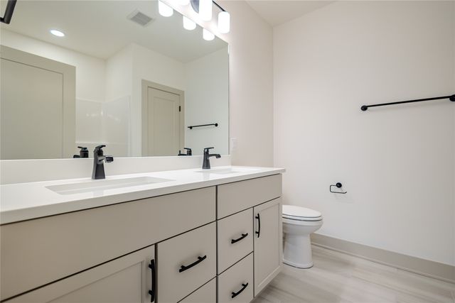 280 NW Montego Court, Waukee, IA 50263