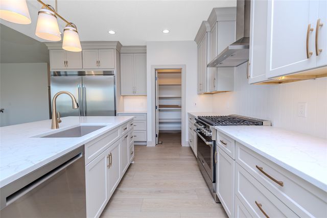 280 NW Montego Court, Waukee, IA 50263