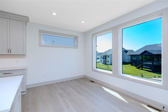 280 NW Montego Court, Waukee, IA 50263