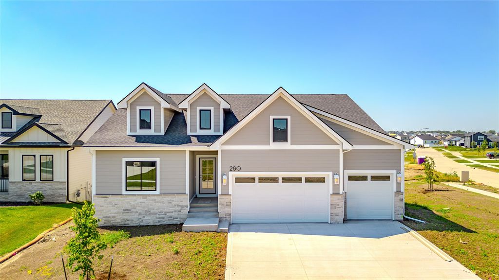 280 NW Montego Court, Waukee, IA 50263