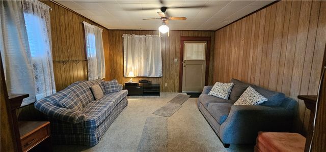 1945 Morris St, South New Castle Boro, PA 16102