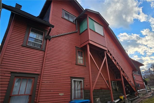 1945 Morris St, South New Castle Boro, PA 16102