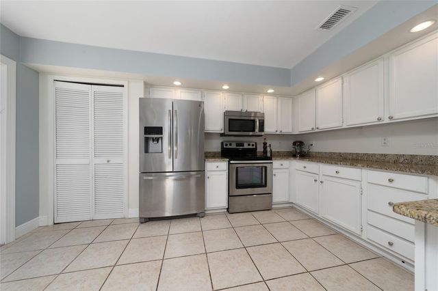 2836 WAYMEYER DRIVE, Orlando, FL 32812