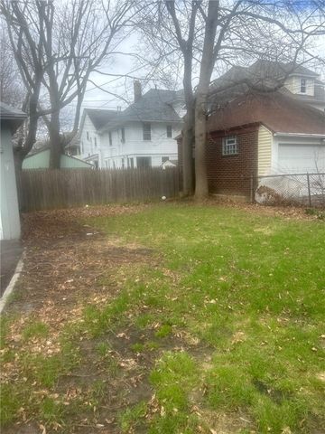 907 Dewey Avenue, Rochester, NY 14613