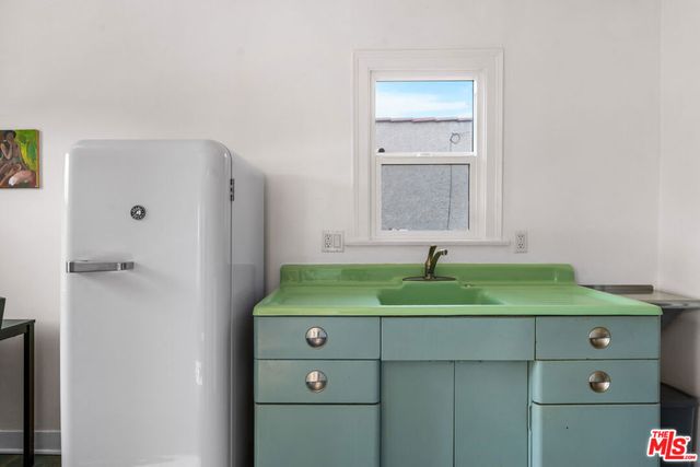 4015 Shelburn Court, Los Angeles, CA 90065