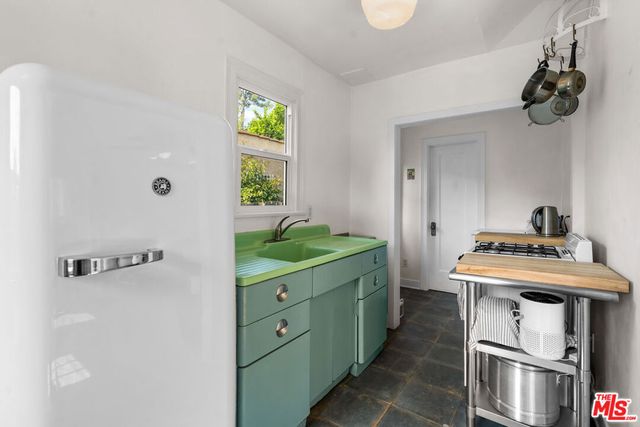 4015 Shelburn Court, Los Angeles, CA 90065