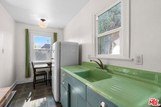 4015 Shelburn Court, Los Angeles, CA 90065