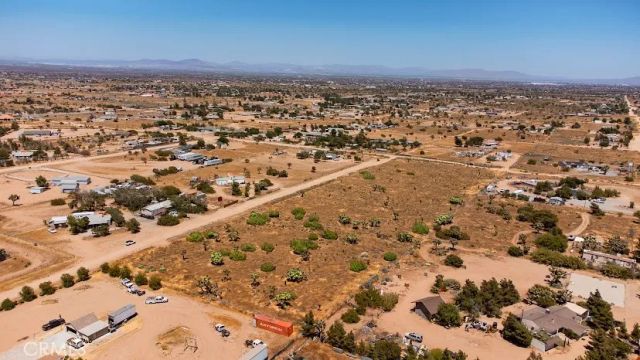 0 Elsinore, Phelan, CA 92371