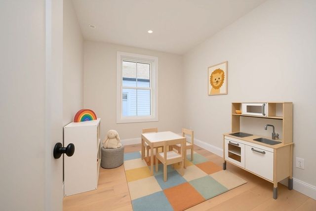 45 Chickatawbut St 1, Boston, MA 02122