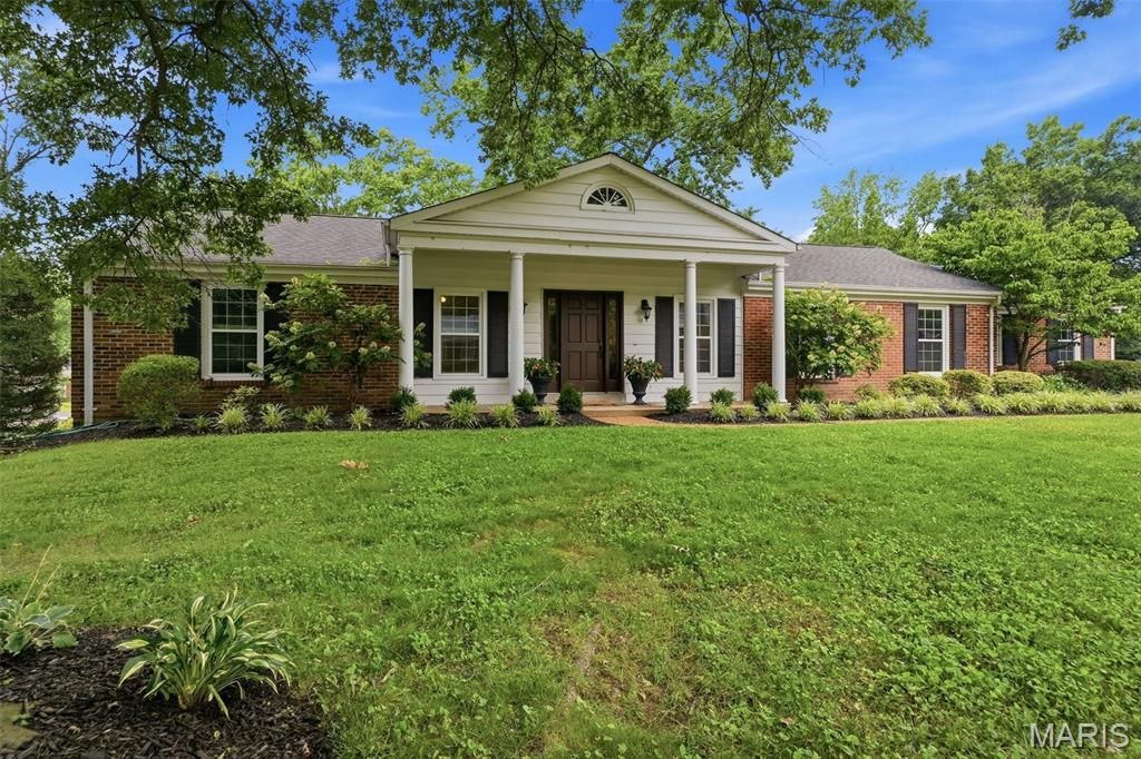 2007 Firethorn Drive, St Louis, MO 63131