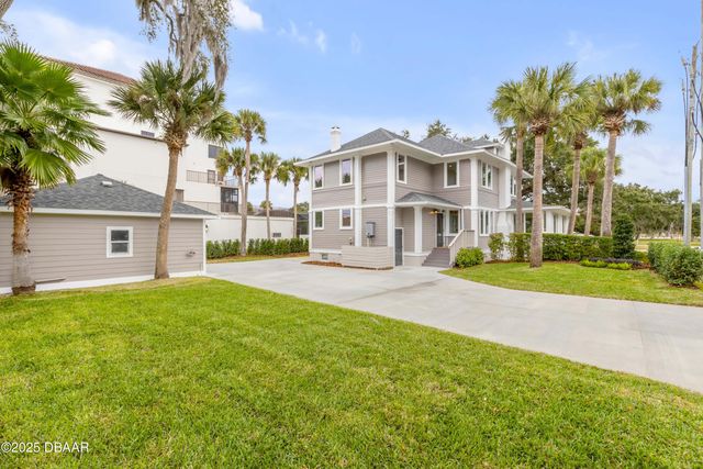 214 S Riverside Drive, New Smyrna Beach, FL 32168