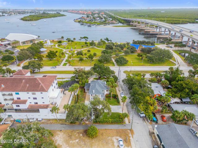 214 S Riverside Drive, New Smyrna Beach, FL 32168