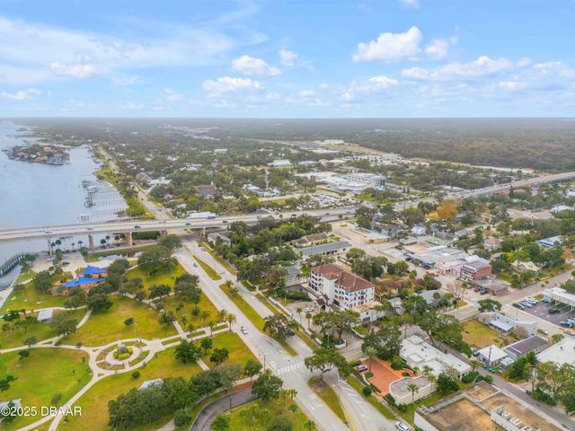 214 S Riverside Drive, New Smyrna Beach, FL 32168