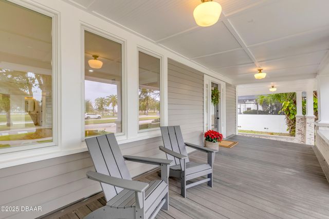 214 S Riverside Drive, New Smyrna Beach, FL 32168