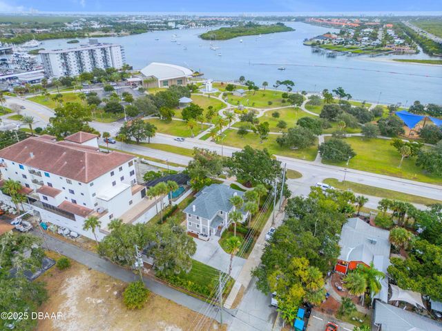 214 S Riverside Drive, New Smyrna Beach, FL 32168