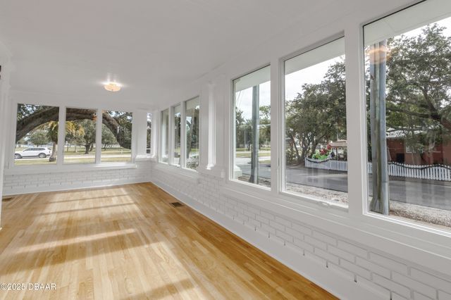 214 S Riverside Drive, New Smyrna Beach, FL 32168