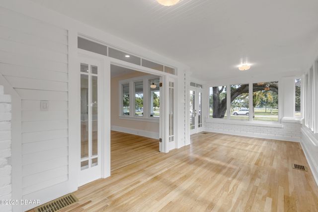 214 S Riverside Drive, New Smyrna Beach, FL 32168