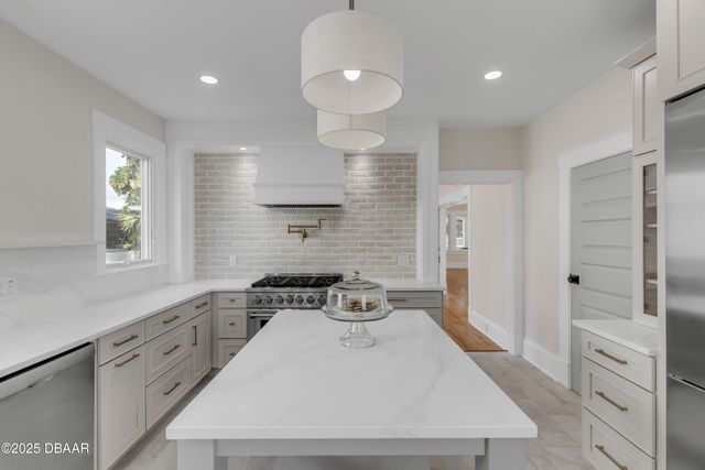 214 S Riverside Drive, New Smyrna Beach, FL 32168