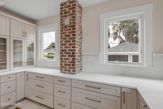214 S Riverside Drive, New Smyrna Beach, FL 32168