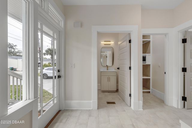 214 S Riverside Drive, New Smyrna Beach, FL 32168