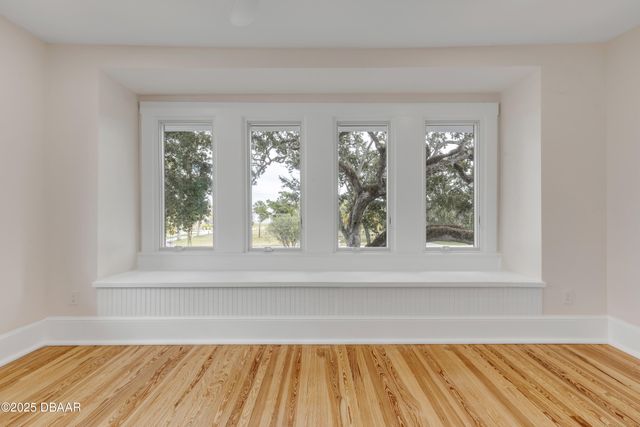 214 S Riverside Drive, New Smyrna Beach, FL 32168