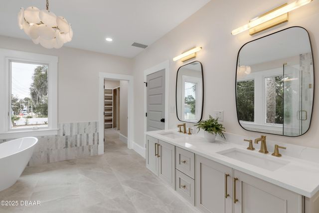 214 S Riverside Drive, New Smyrna Beach, FL 32168