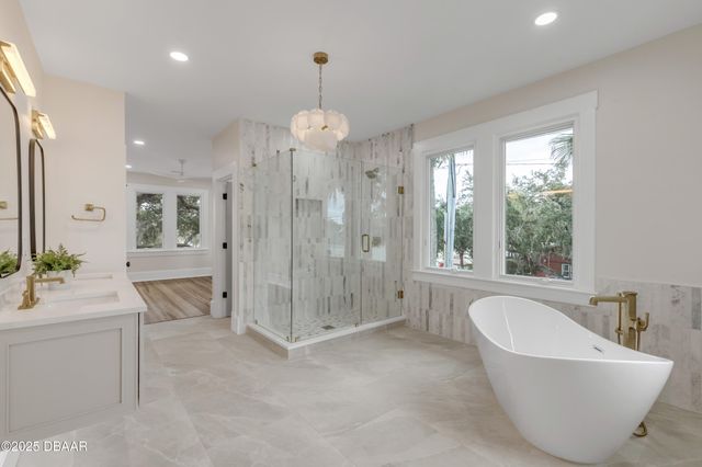 214 S Riverside Drive, New Smyrna Beach, FL 32168