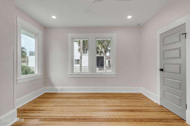 214 S Riverside Drive, New Smyrna Beach, FL 32168