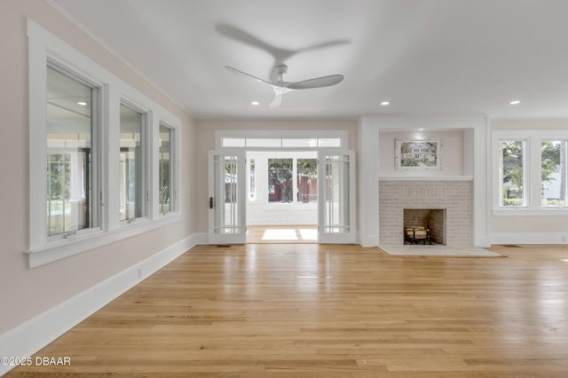 214 S Riverside Drive, New Smyrna Beach, FL 32168