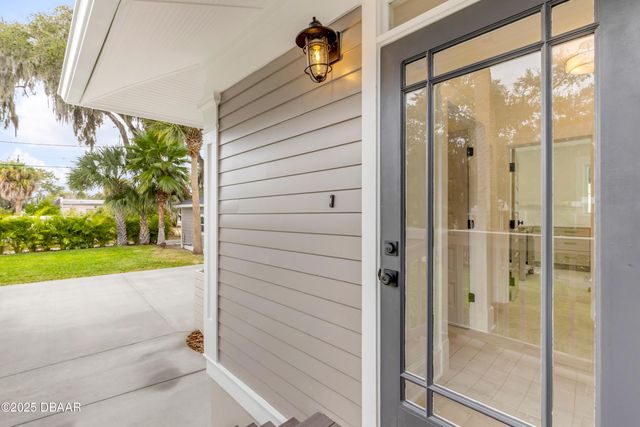 214 S Riverside Drive, New Smyrna Beach, FL 32168