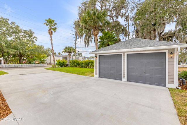 214 S Riverside Drive, New Smyrna Beach, FL 32168
