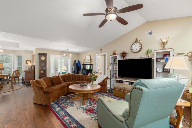 2 W Andalusia Way, Hot Springs Village, AR 71909