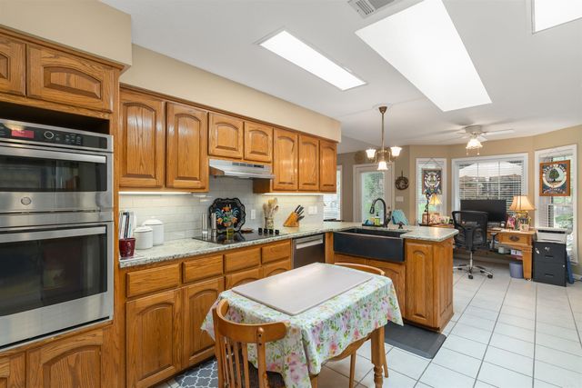 2 W Andalusia Way, Hot Springs Village, AR 71909