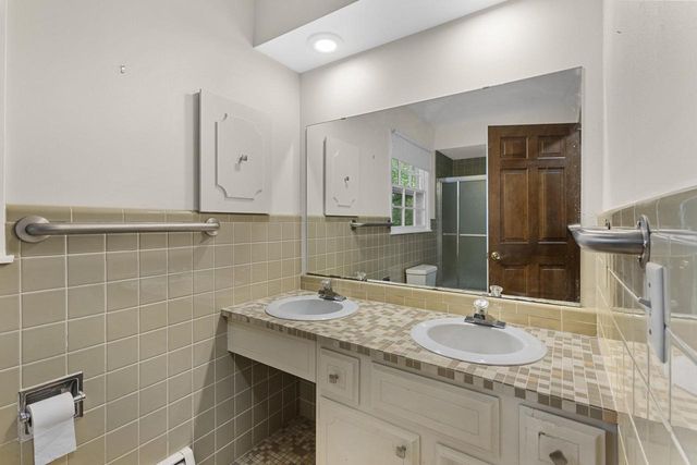 2403 Maywood Circle, Middleton, WI 53562