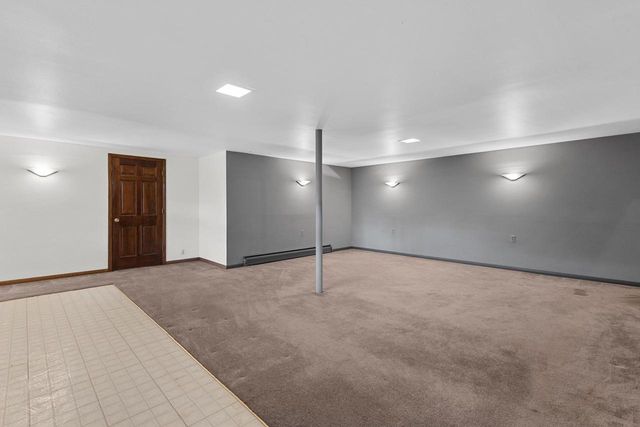 2403 Maywood Circle, Middleton, WI 53562