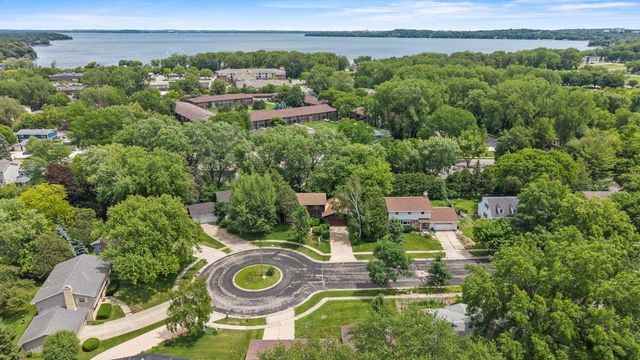 2403 Maywood Circle, Middleton, WI 53562