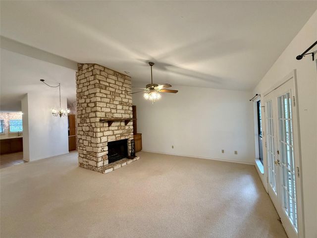 8 Stonehouse CIR, Wimberley, TX 78676