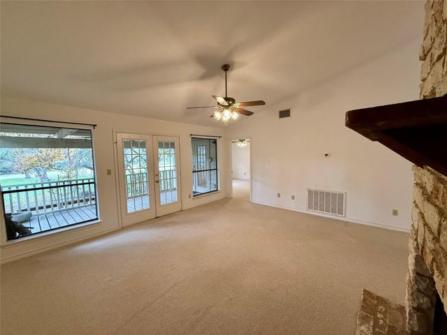8 Stonehouse CIR, Wimberley, TX 78676