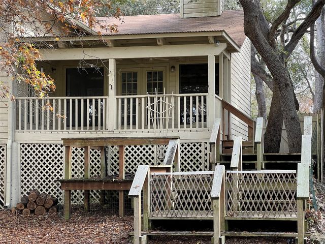 8 Stonehouse CIR, Wimberley, TX 78676