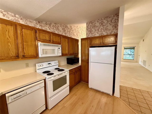 8 Stonehouse CIR, Wimberley, TX 78676