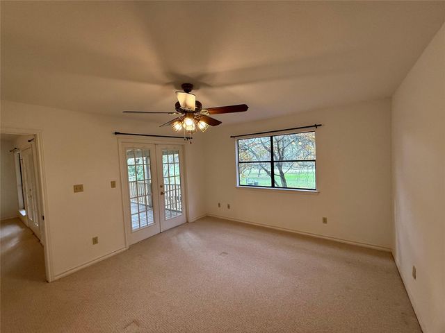 8 Stonehouse CIR, Wimberley, TX 78676