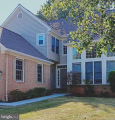 8907 BRAE BROOKE DR, Lanham, MD 20706