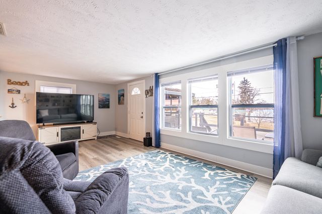 19276 4th Street, Chippewa Twp, MI 49320