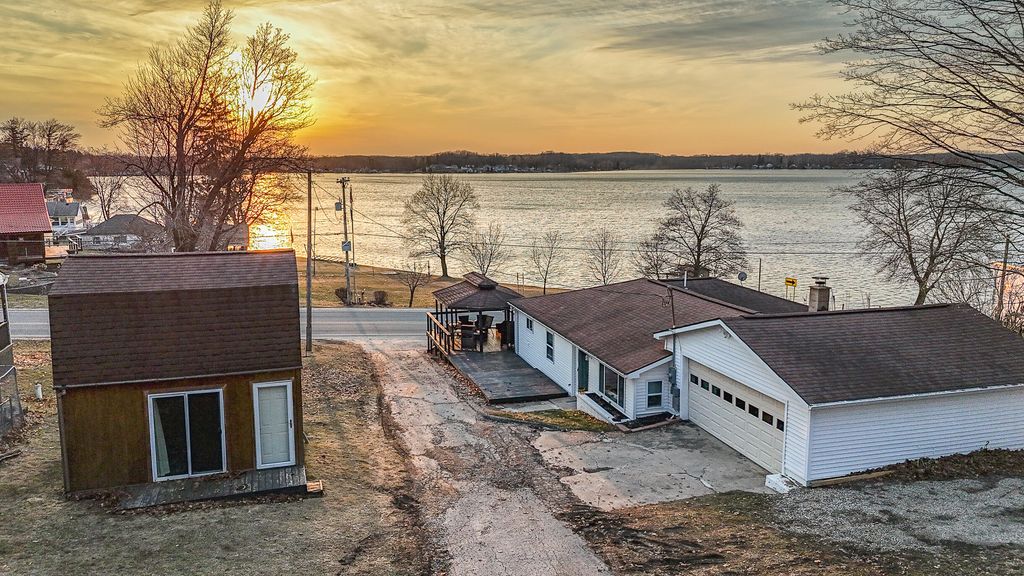 19276 4th Street, Chippewa Twp, MI 49320