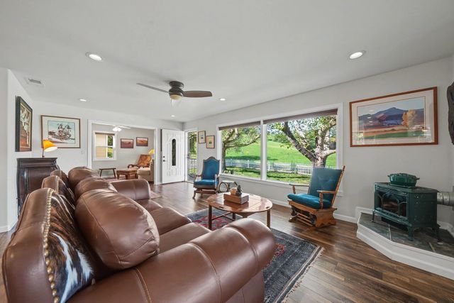 12628 Hillside Dr, Sutter Creek, CA 95685